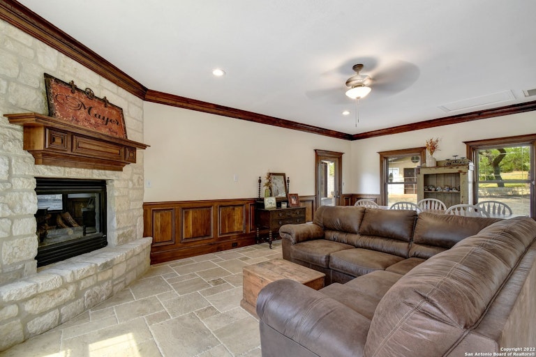 Photo 16 of 51 - 1359 E Ammann Rd, Bulverde, TX 78163