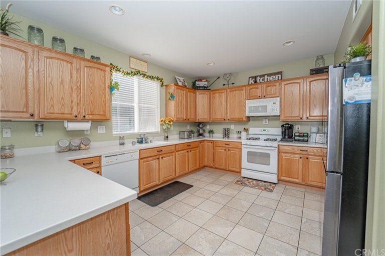 Photo 19 of 36 - 3982 Barbury Palms Way, Perris, CA 92571