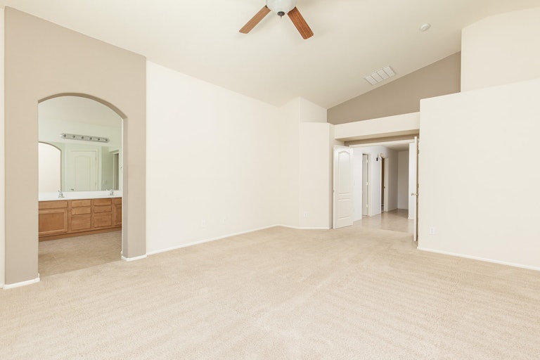 Photo 19 of 26 - 2215 W Peak View Rd, Phoenix, AZ 85085