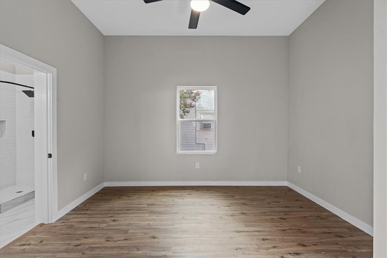 Photo 25 of 34 - 613 W 7th St, Taylor, TX 76574