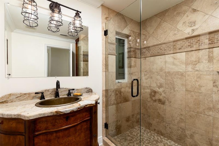 Photo 25 of 60 - 145 Bay Point Dr NE, Saint Petersburg, FL 33704