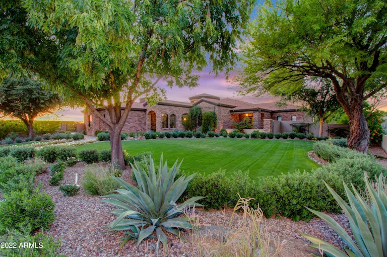 Photo 2 of 44 - 2026 E Avenida Del Valle Ct, Gilbert, AZ 85298