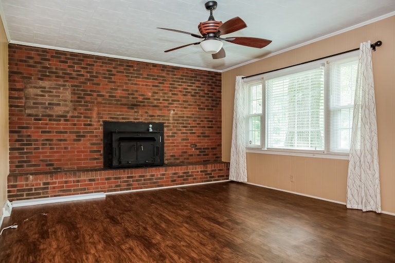 Photo 3 of 25 - 133 Harrison Dr, Belmont, NC 28012