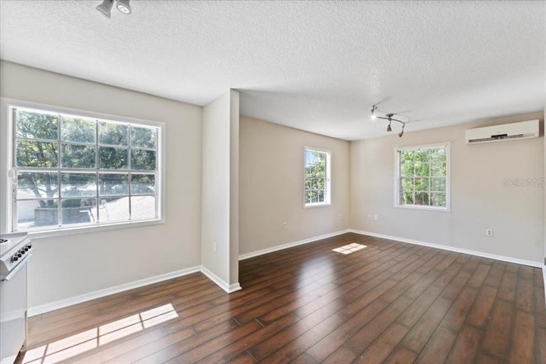Photo 20 of 31 - 1206 Latta Ln, Orlando, FL 32804