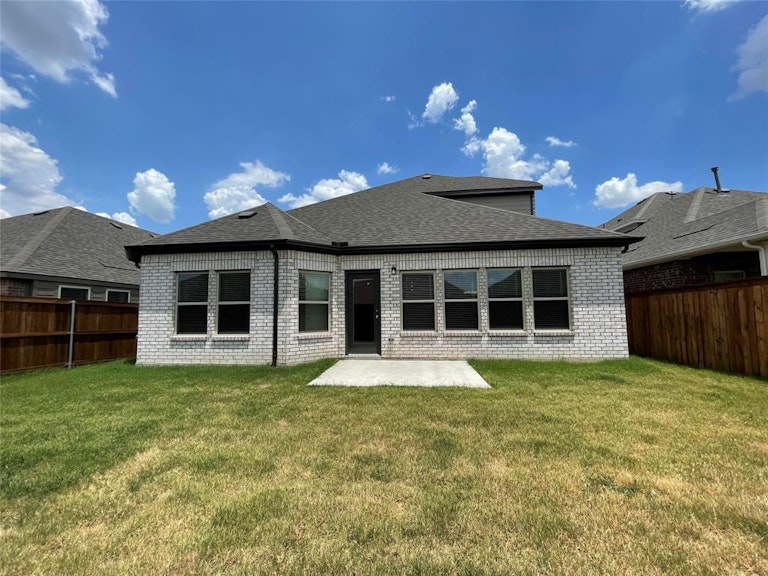 Photo 27 of 39 - 3209 Puffin Ln, Celina, TX 75009