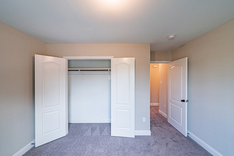 Photo 24 of 32 - 901 Grenshaw St, Houston, TX 77088