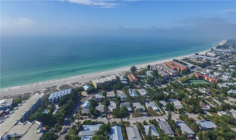 Photo 7 of 25 - 306 56th St, Holmes Beach, FL 34217