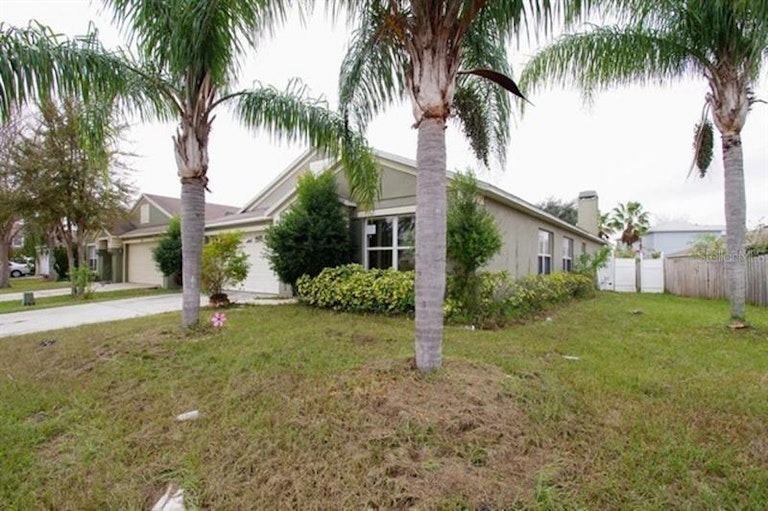 Photo 2 of 23 - 12925 Los Alamitos Ct, Orlando, FL 32837