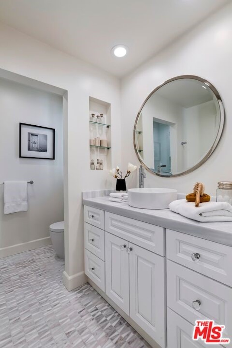 Photo 19 of 24 - 10106 Empyrean Way #201, Los Angeles, CA 90067