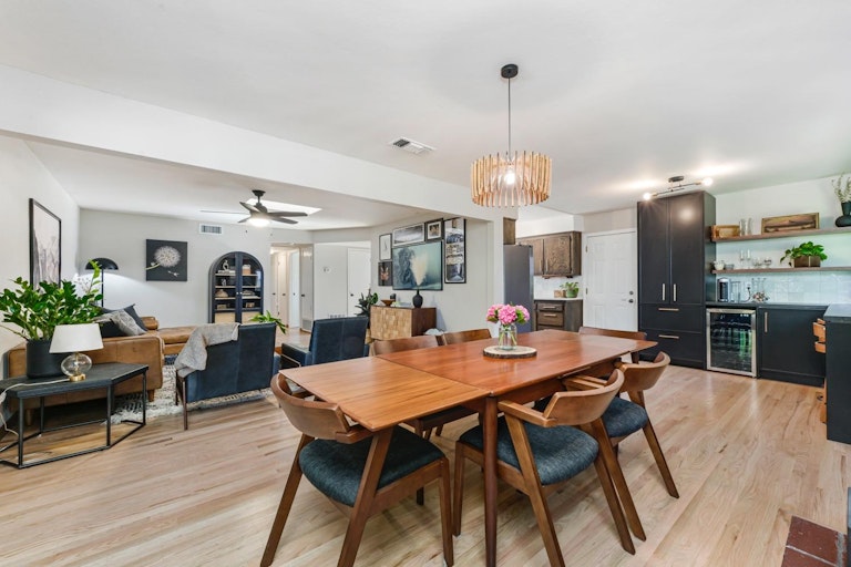 Photo 13 of 52 - 2118 Eric Rd, Carmichael, CA 95608