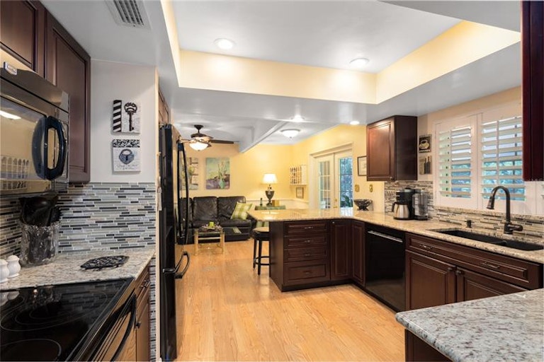 Photo 10 of 38 - 4330 Old Dominion Rd, Orlando, FL 32812