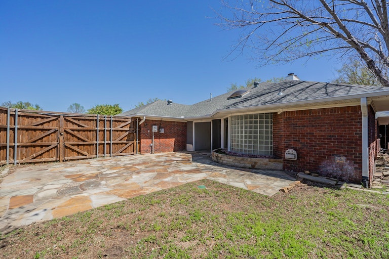 Photo 35 of 36 - 1721 Knob Hill Dr, Garland, TX 75043