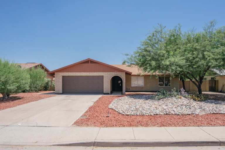 Photo 1 of 19 - 4931 W Mountain View Rd, Glendale, AZ 85302