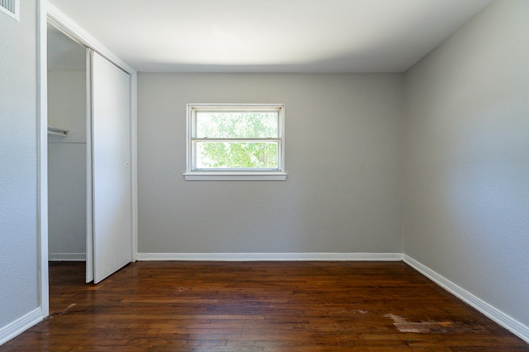Photo 18 of 25 - 11740 Fernald Ave, Dallas, TX 75218
