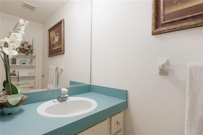 Photo 24 of 44 - 1299 Masada Ln, Spring Hill, FL 34608