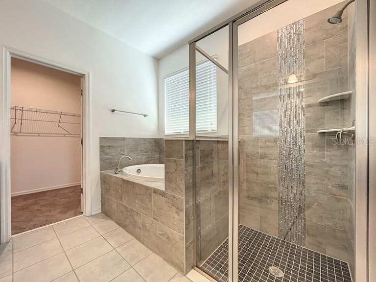 Photo 23 of 37 - 10639 Cardera Dr, Riverview, FL 33578