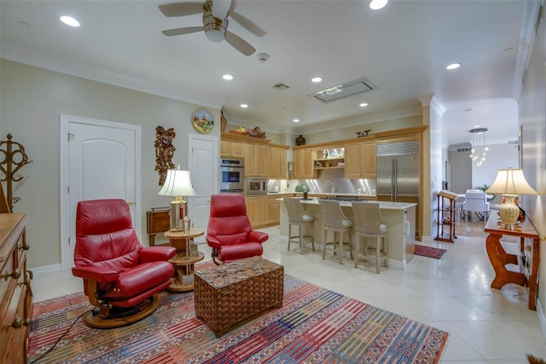 Photo 10 of 34 - 2828 Hood St #1106, Dallas, TX 75219