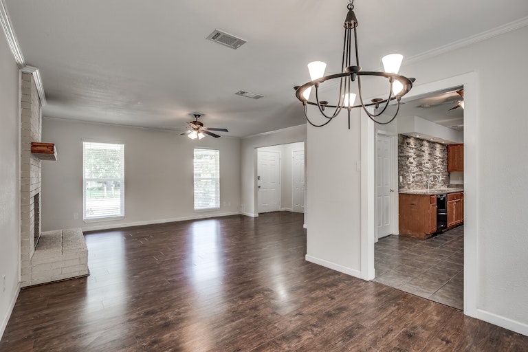 Photo 11 of 32 - 207 Cherrybark Dr, Coppell, TX 75019