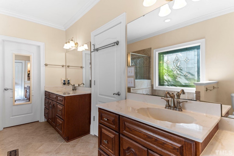 Photo 21 of 40 - 6103 Valentine St, Zebulon, NC 27597