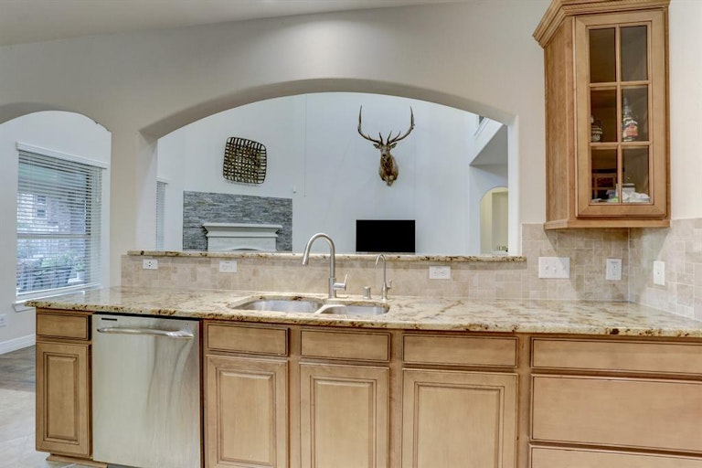 Photo 8 of 32 - 3910 Randle Ridge Ct, Fulshear, TX 77441