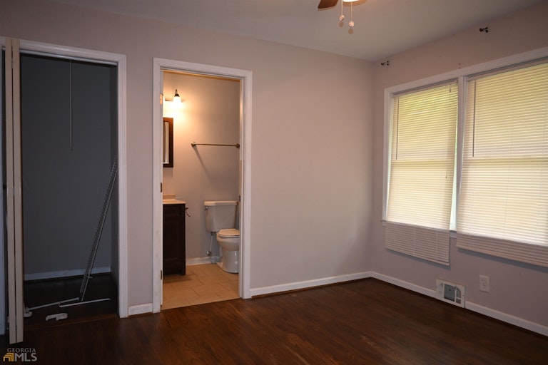 Photo 15 of 29 - 2462 Pate St S, Snellville, GA 30078