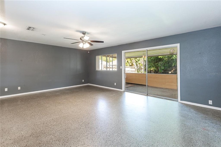 Photo 8 of 34 - 3112 Oak Bluff Dr, Orlando, FL 32827