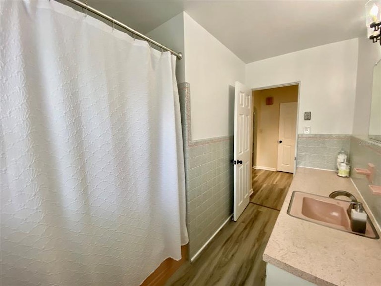 Photo 21 of 60 - 4081 Lake Marianna Dr, Winter Haven, FL 33881