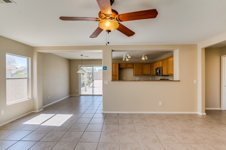 Photo 5 of 20 - 1382 S 228th Dr, Buckeye, AZ 85326