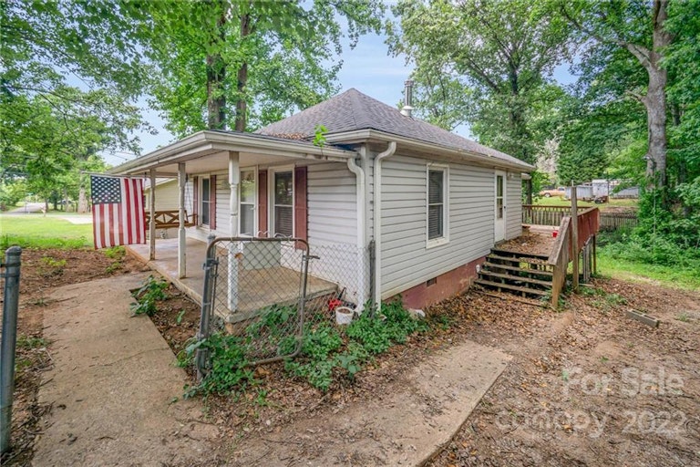 Photo 5 of 27 - 120 Bridges St, Kings Mountain, NC 28086