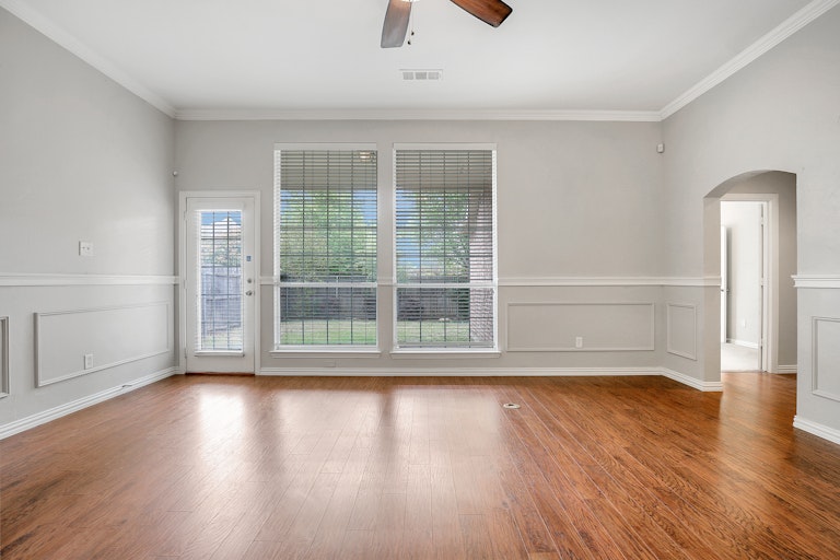 Photo 16 of 29 - 4509 Marguerite Ln, Fort Worth, TX 76123