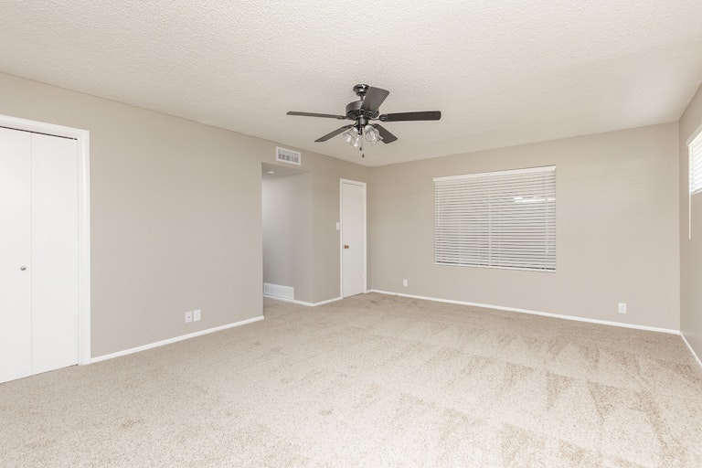 Photo 16 of 25 - 5814 W Frier Dr, Glendale, AZ 85301