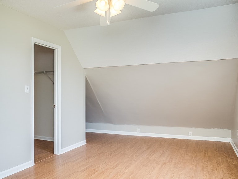 Photo 15 of 23 - 1142 Darius Pearce Rd, Youngsville, NC 27596