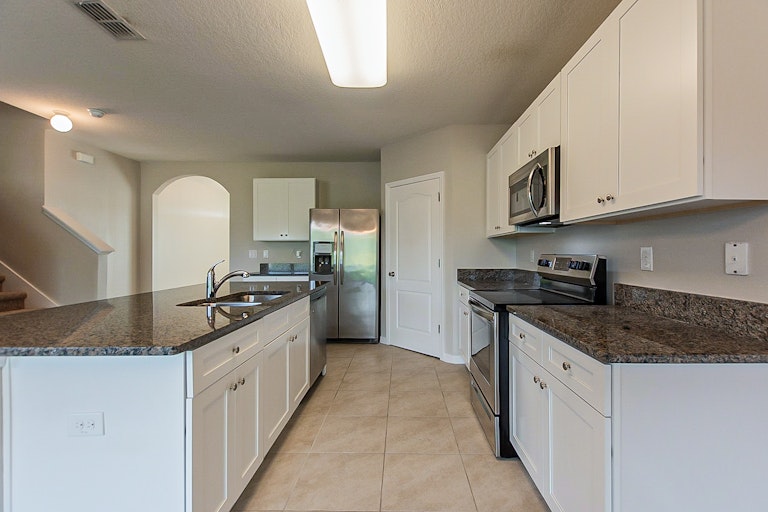 Photo 4 of 28 - 1870 Green Dragon Dr, Saint Cloud, FL 34771