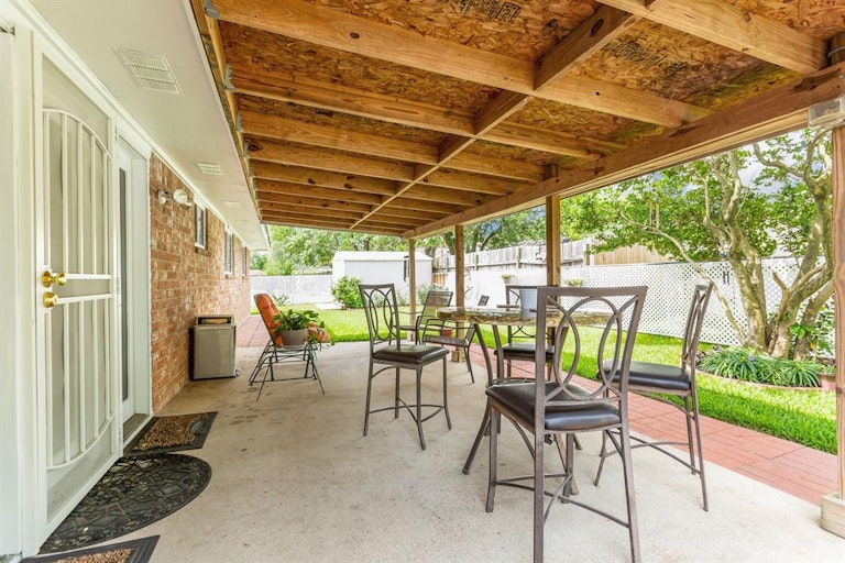 Photo 19 of 22 - 9511 Kell Cir, Houston, TX 77040
