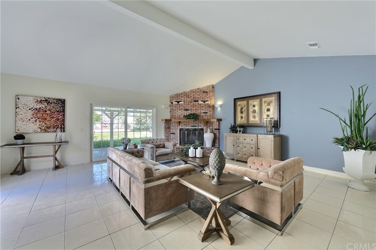 Photo 15 of 46 - 738 S Hollenbeck St, West Covina, CA 91791