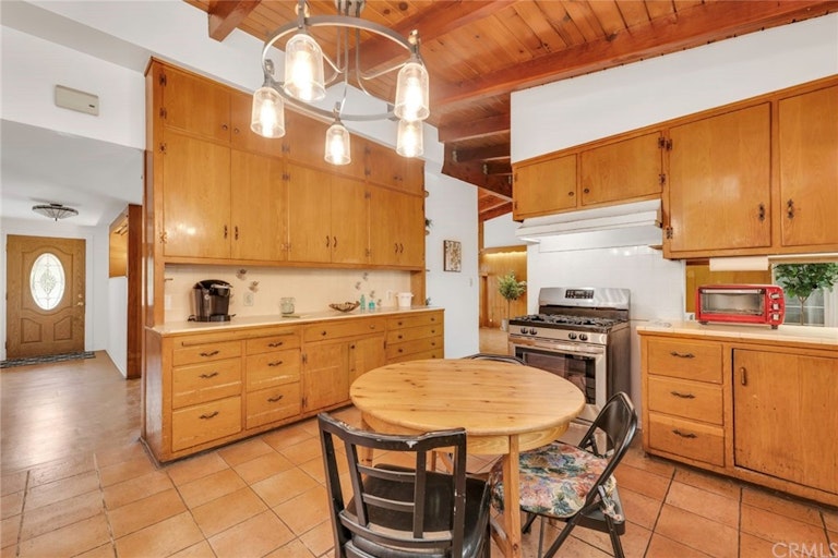 Photo 8 of 47 - 7814 McGroarty St, Sunland, CA 91040