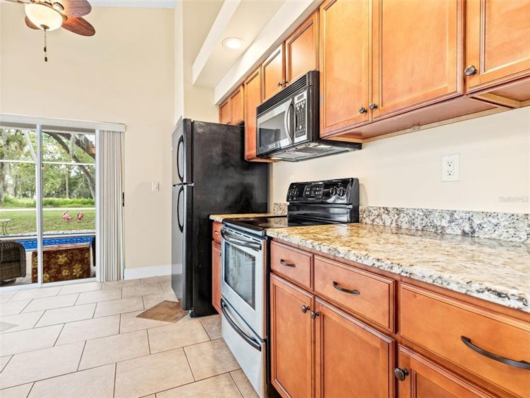 Photo 17 of 57 - 11023 Casa Grande Cir, Spring Hill, FL 34608