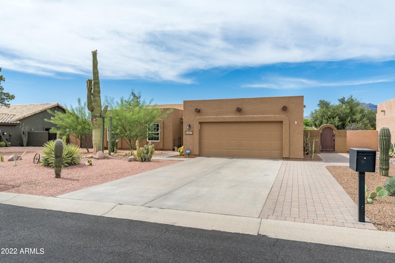 Photo 1 of 34 - 9492 E Anasazi Pl, Gold Canyon, AZ 85118