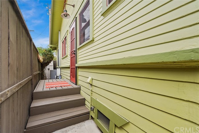 Photo 37 of 42 - 526 E 8th St, Long Beach, CA 90813