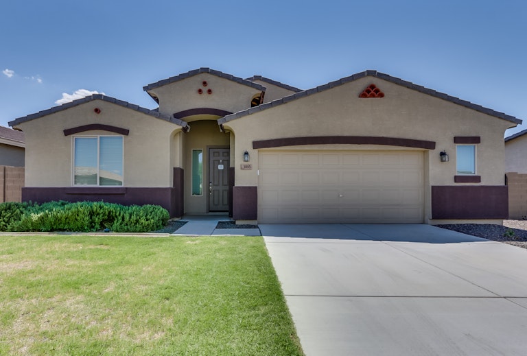 Photo 1 of 34 - 1055 W Santa Gertrudis Trl, San Tan Valley, AZ 85143