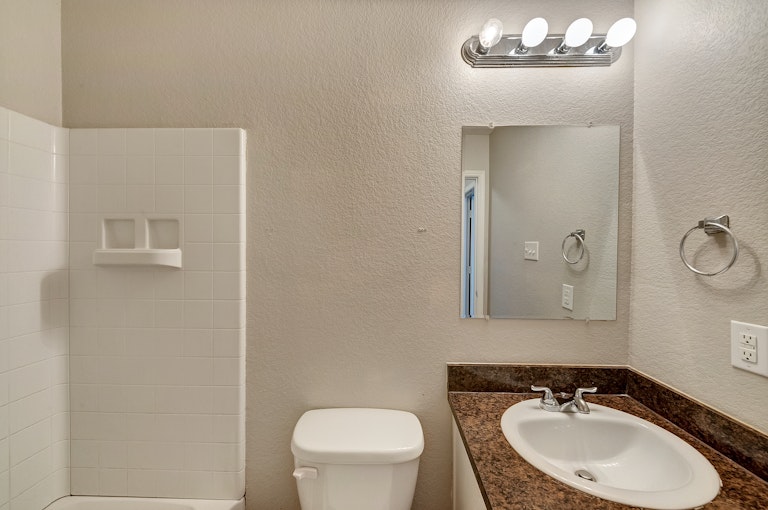 Photo 17 of 20 - 7374 Beckwood Dr, Fort Worth, TX 76112