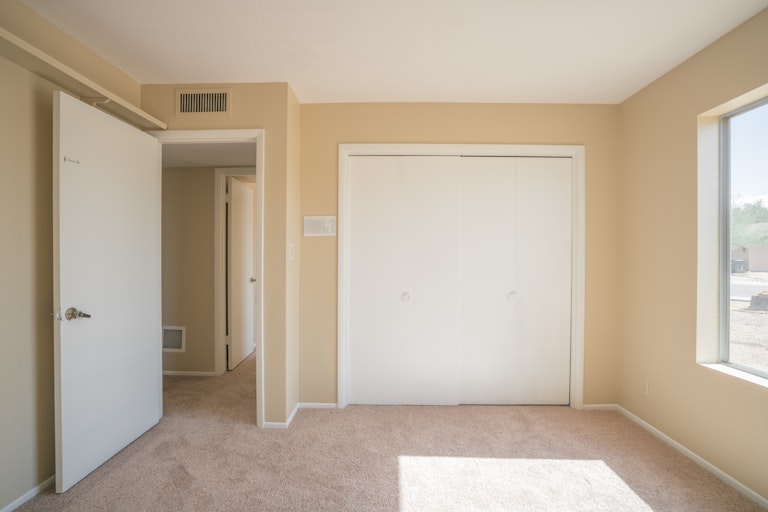 Photo 20 of 26 - 4340 W Paradise Dr, Glendale, AZ 85304