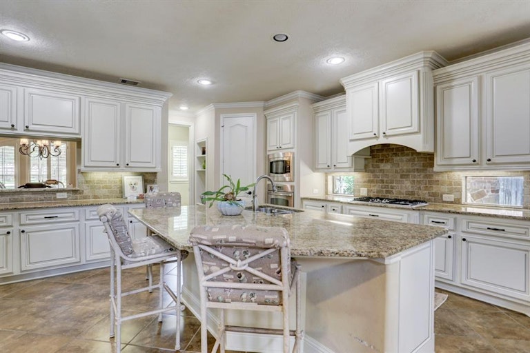 Photo 12 of 50 - 4823 Middlewood Manor Ln, Katy, TX 77494