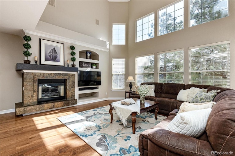 Photo 9 of 38 - 549 Shoreham Cir, Castle Pines, CO 80108