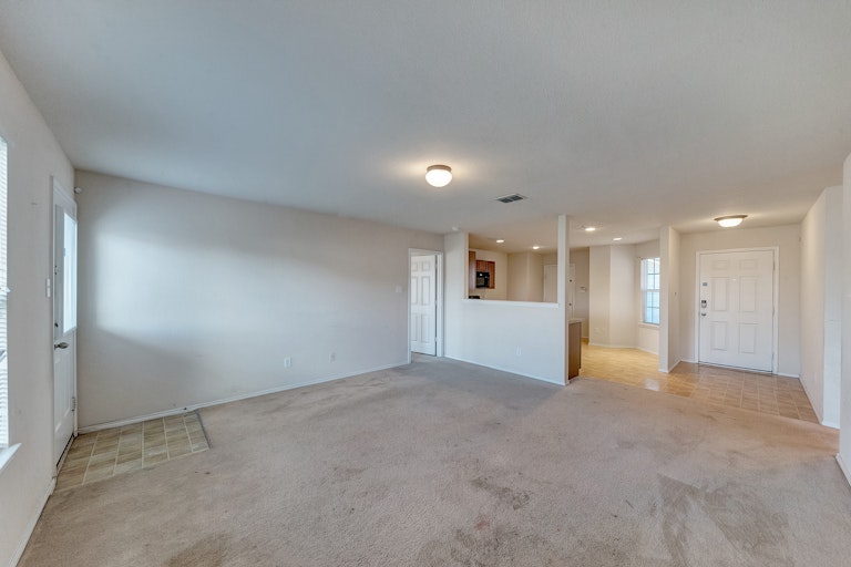 Photo 4 of 21 - 12508 Foxpaw Trl, Fort Worth, TX 76244