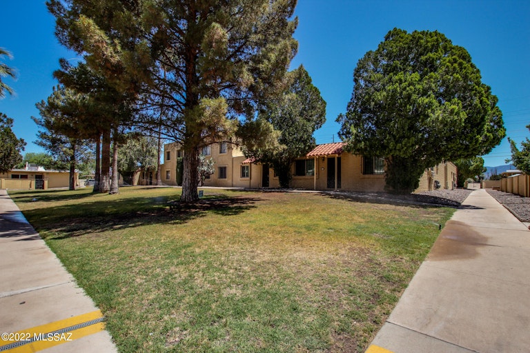 Photo 37 of 40 - 810 S Kolb Rd #64, Tucson, AZ 85710