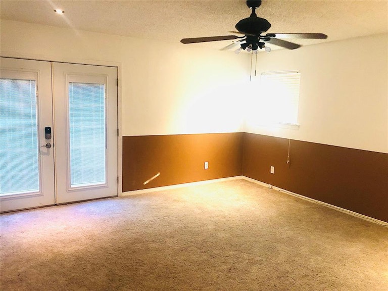 Photo 18 of 22 - 715 Vail Dr, Arlington, TX 76012
