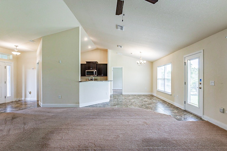 Photo 12 of 28 - 12481 Killian St, Spring Hill, FL 34609