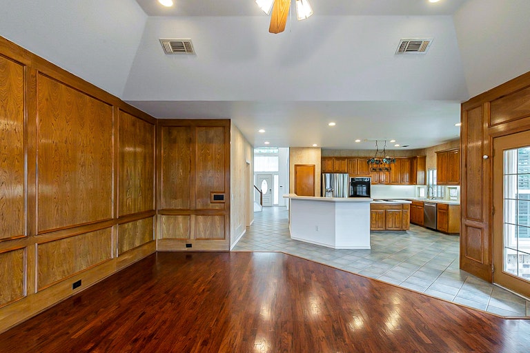 Photo 10 of 28 - 1112 Timbercreek Dr, Allen, TX 75002