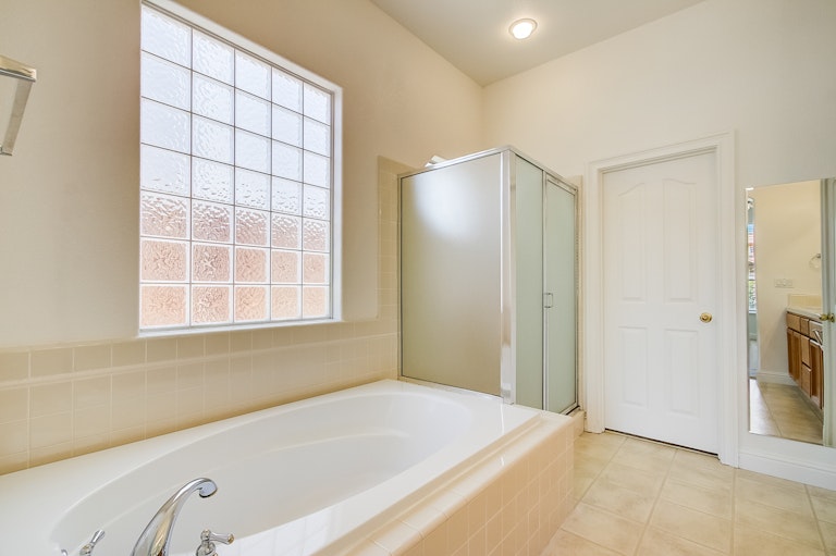 Photo 6 of 28 - 9405 Moondancer Cir, Roseville, CA 95747